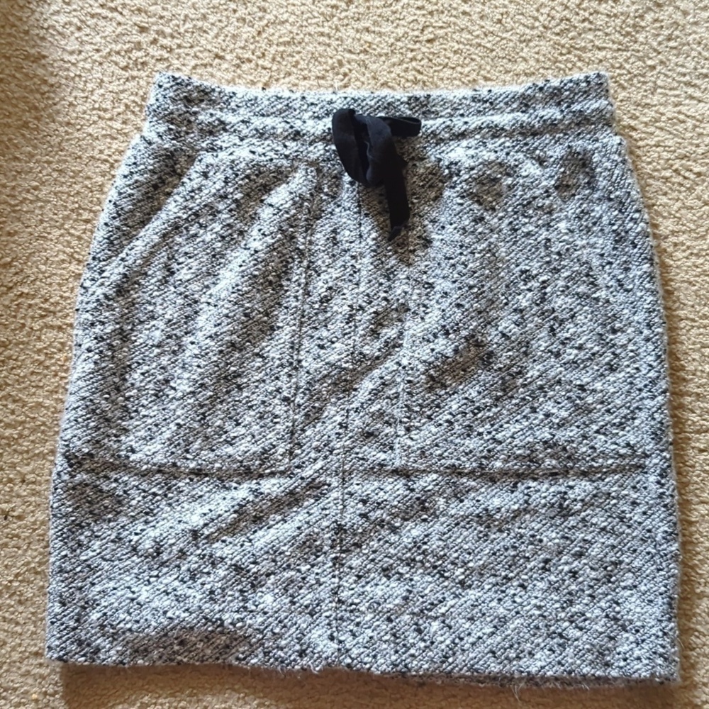 Lou & Grey for Loft Gray & Black Knit Mini Skirt Size Small